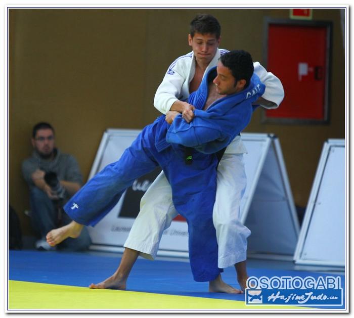 CEU2011 900092